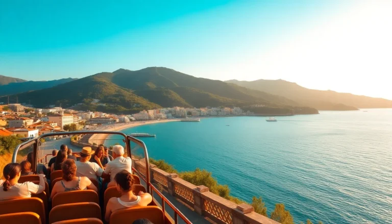 Turisti su un bus panoramico scoperto mentre percorre una strada costiera di Ischia in estate