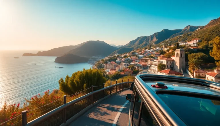 Bus scoperto che passa davanti a un belvedere nascosto di Ischia con vista sul mare e vegetazione mediterranea